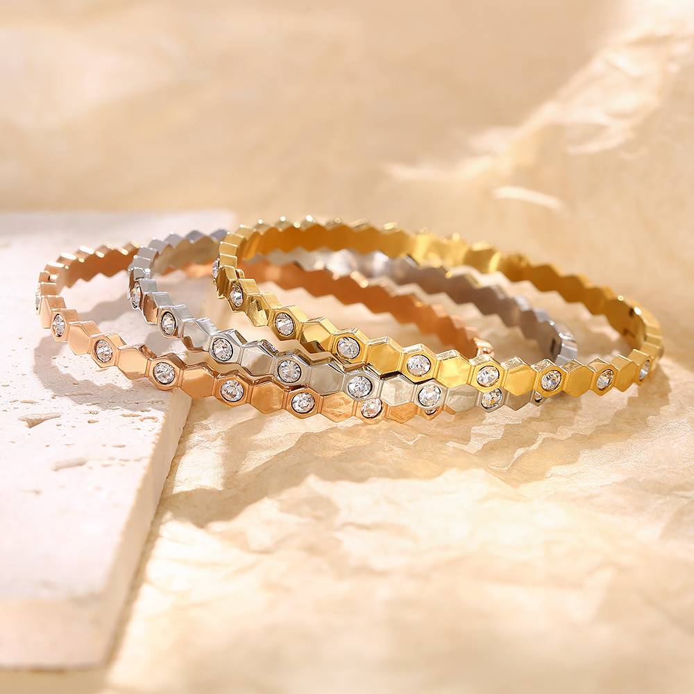Umweltfreundliches Diamantarmband aus Edelstahl: Eleganz neu definiert