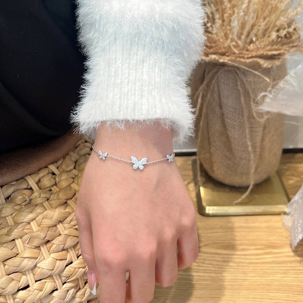 925 Sterling Silver Moissanite Butterfly Bracelet: A Blend of Understated Luxury and Refinement
