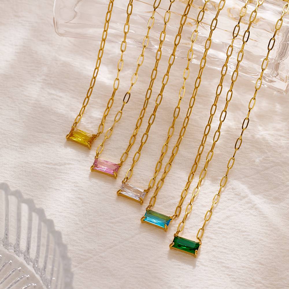 Fashionable and charming custom women's jewelry necklace pendant with diamond, 18k gold-plated stainless steel necklace