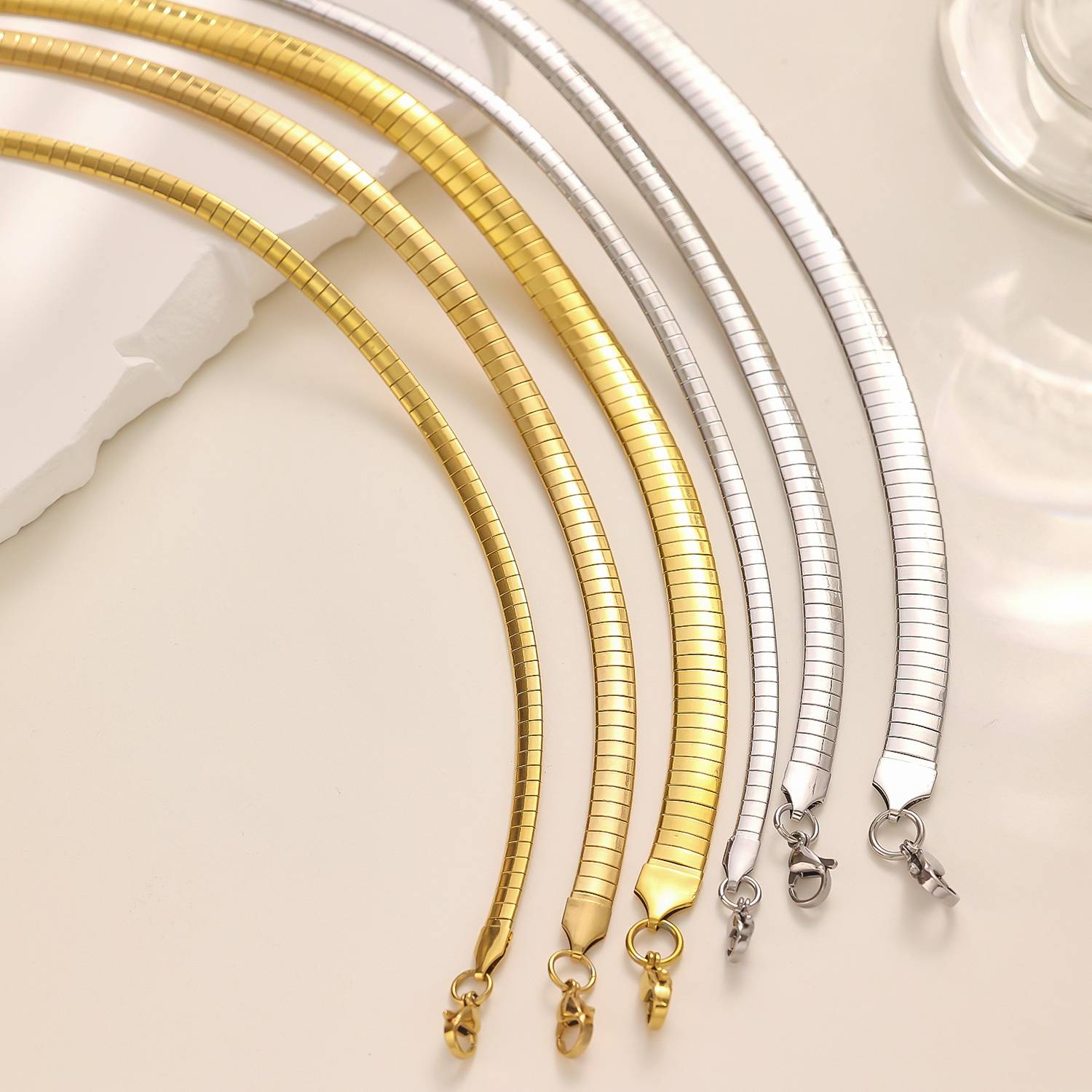 Stainless steel 18k gold-plated snake skin Cuban unisex waterproof fashionable jewelry necklace