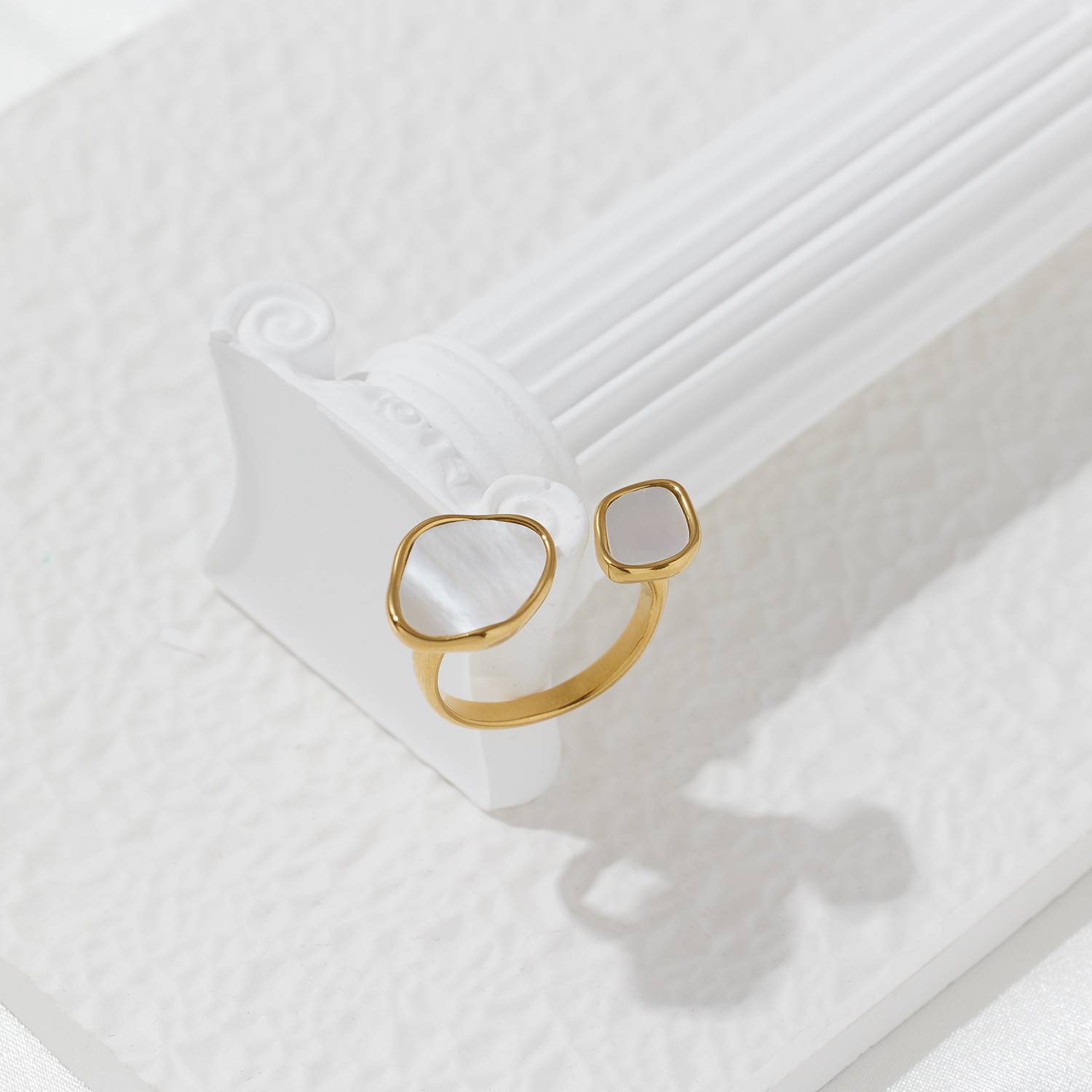 Irregular personalized waterproof 18k gold-plated stainless steel shell unique, stylish and trendy ring, women's jewelry