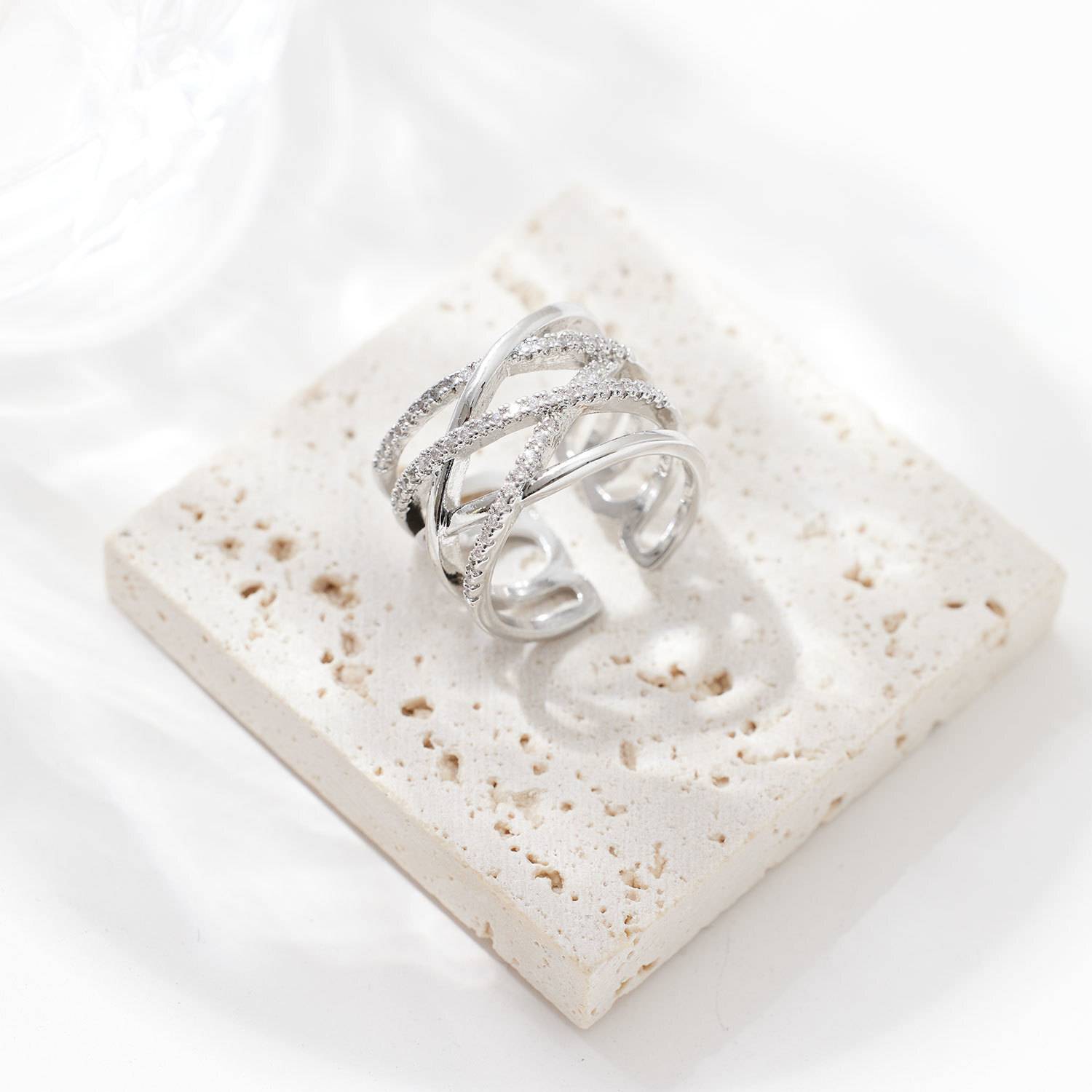 Diamond-encrusted open ring, Western bride's accessory, women's fashion jewelry ring