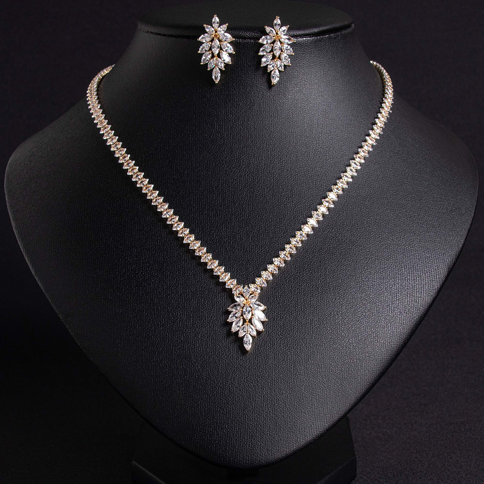 Elegant 18k Gold Plated Brass Leaf Crystal Pendant Jewelry Set for Brides