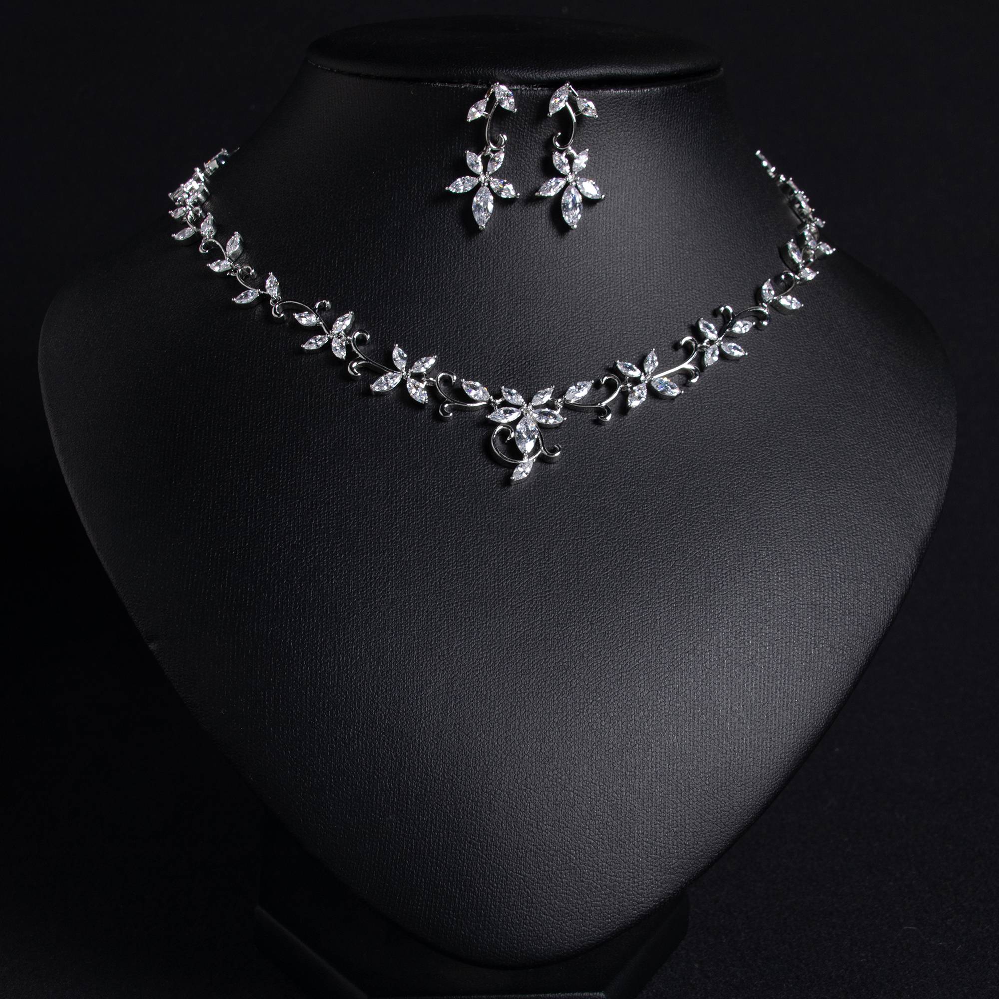 Elegant 18k Gold Plated Floral Vine Bridal Jewelry Set | Crystal Necklace & Earrings