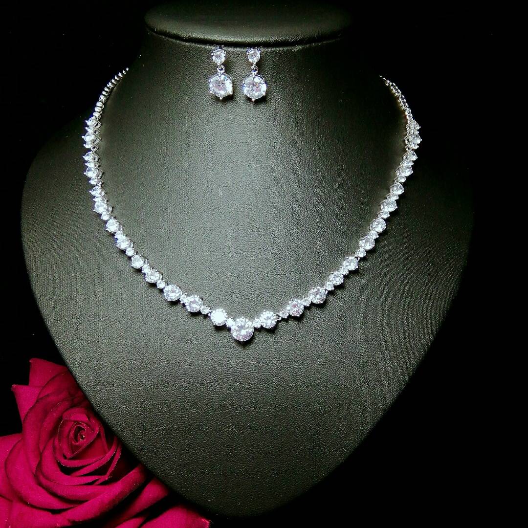 Bridal 18k Gold Plated V Shaped Round Crystal Collar Necklace and Earring Set