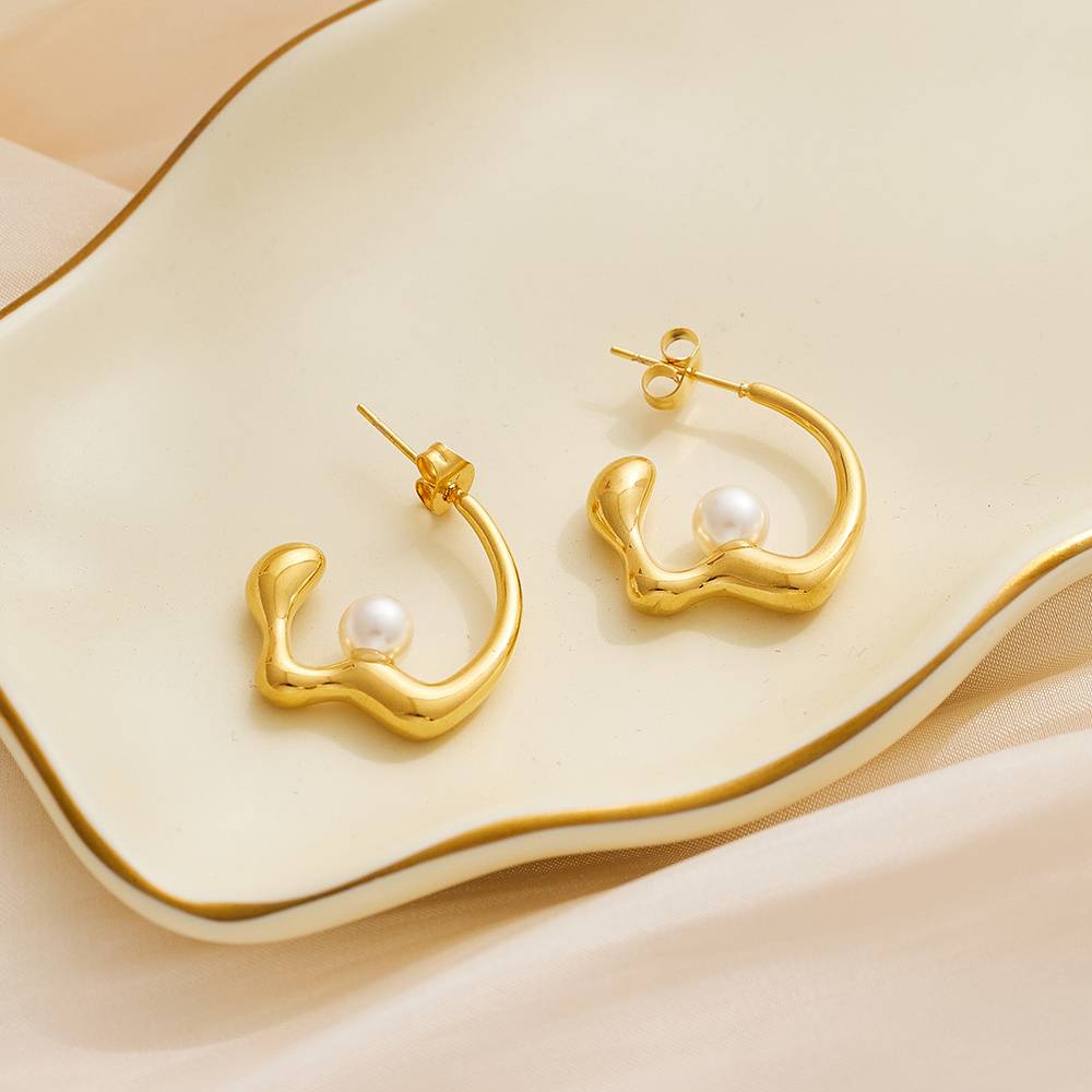 Exquisite retro women's clothing accessories: irregular asymmetric 18k gold-plated stud stainless steel pearl fashion jewelry earrings