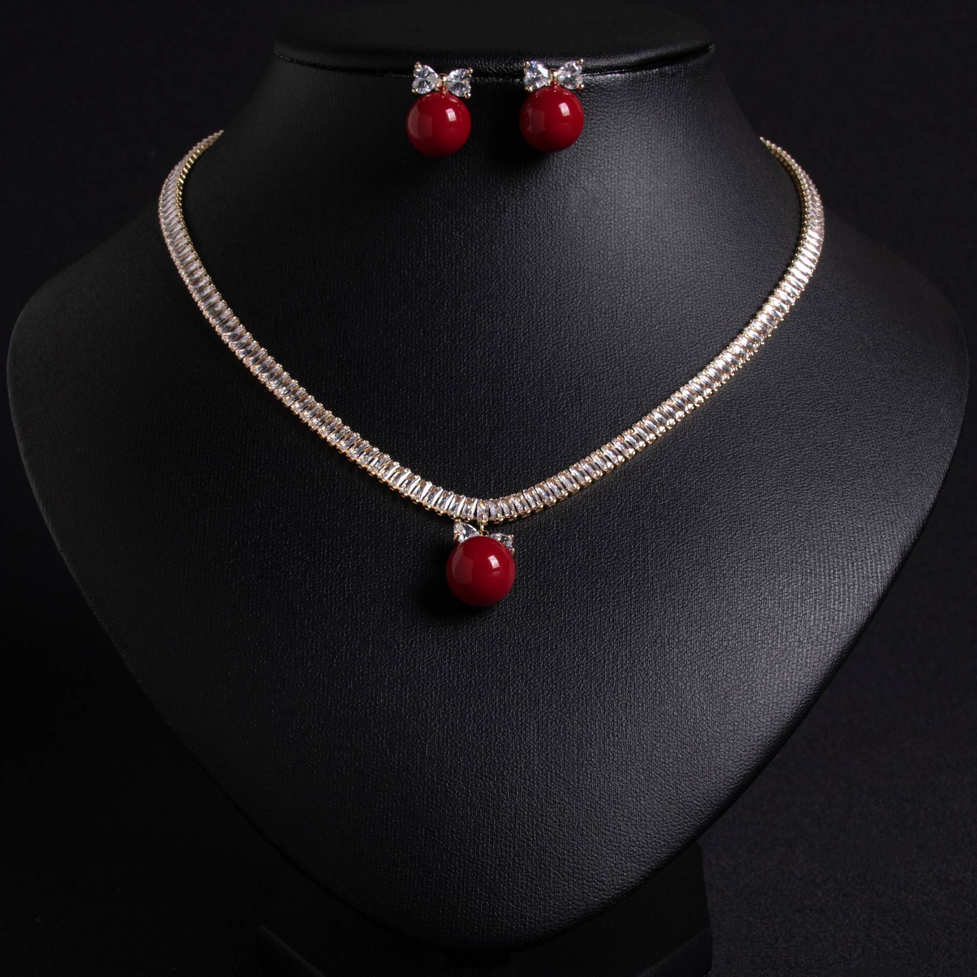 Lonceen Elegant Dual-Tone Premium Pearl Jewelry Set