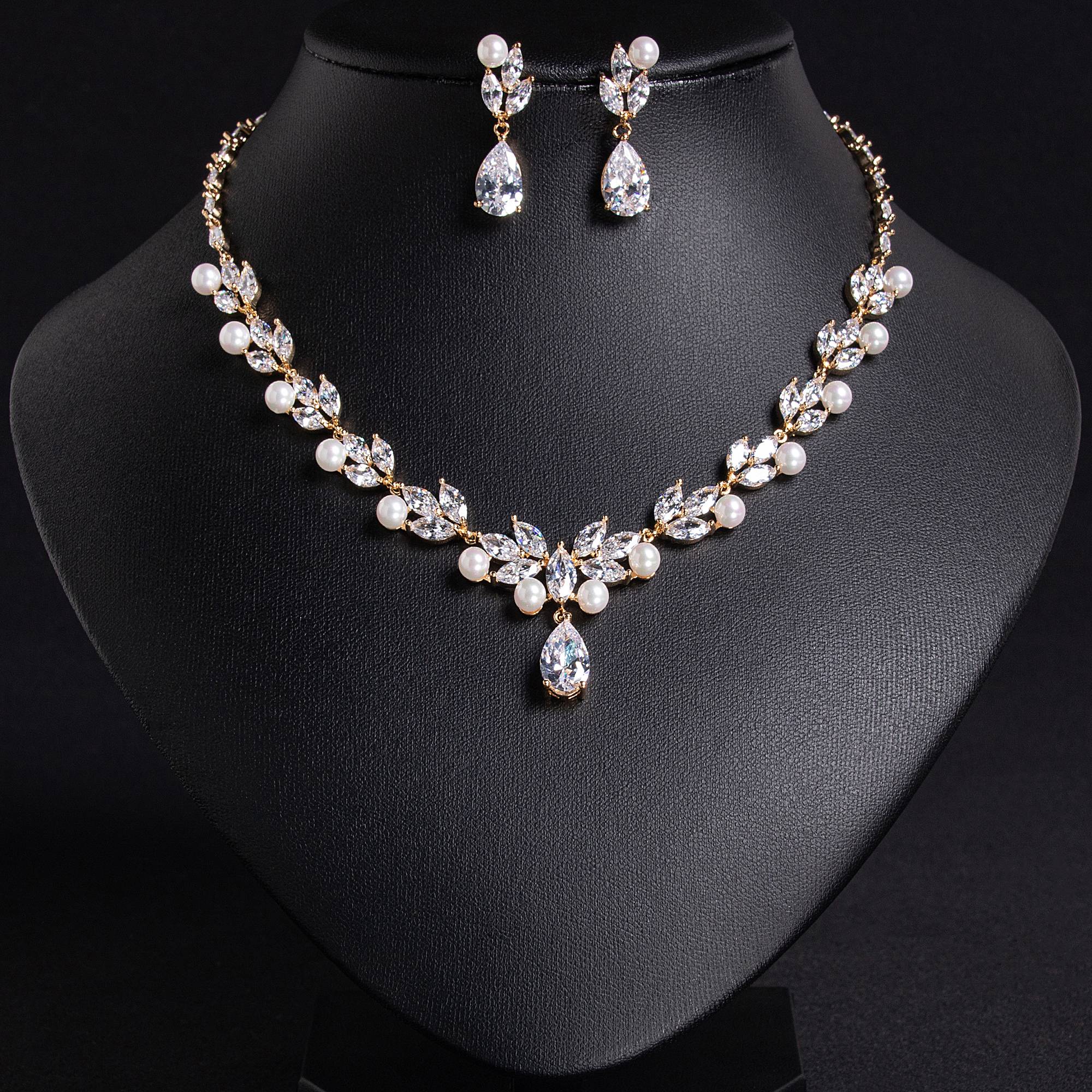 Luxury Women's Pearl Jewelry Set with Precious Necklace
