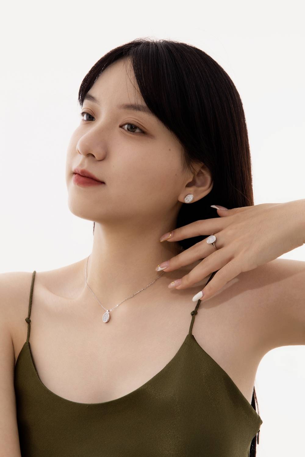 Oval Moissanite Ring in 925 Silver for Modern Style