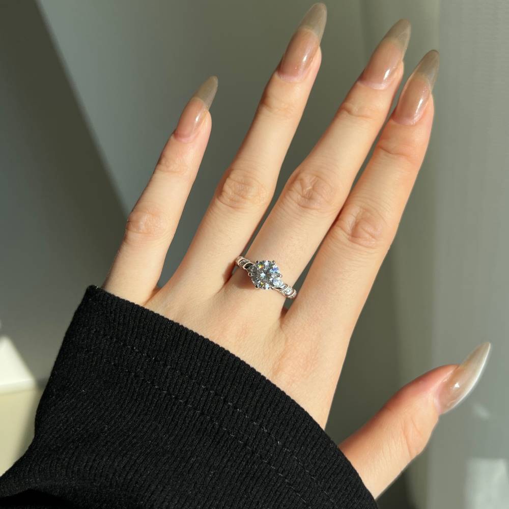 Lonceen 925 Sterling Silver Twisted Band Round Moissanite Engagement Ring