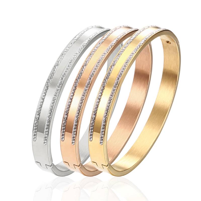 Entdecken Sie Eleganz: funkelnde Armbänder und Halsketten