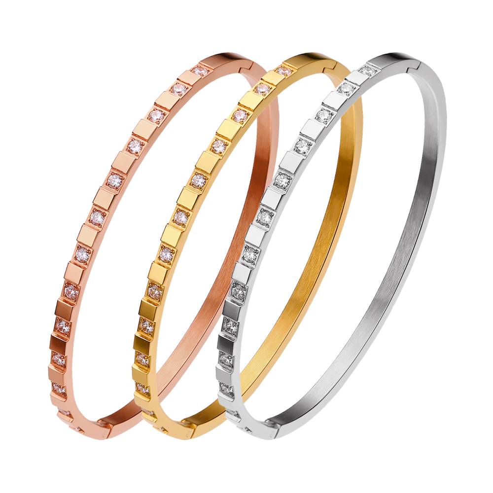 Strassarmband aus Edelstahl: Eine perfekte Mischung aus zeitloser Eleganz und modernem Design.