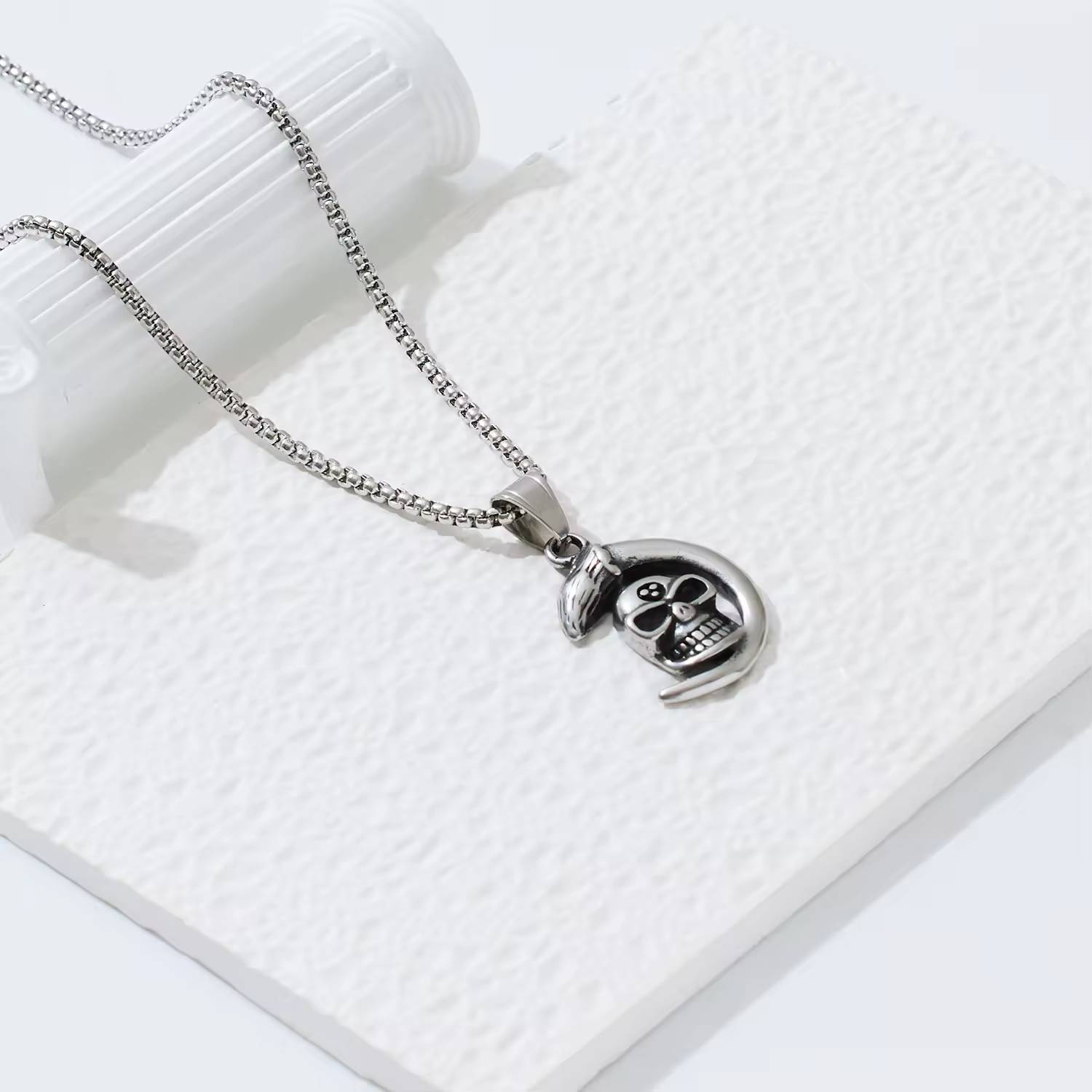 Custom-designed metal cool custom personalized design pendant, fashionable jewelry, men's necklace